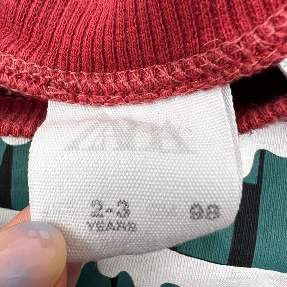 Zara Red Snowman Shirt - Picture 2 of 4